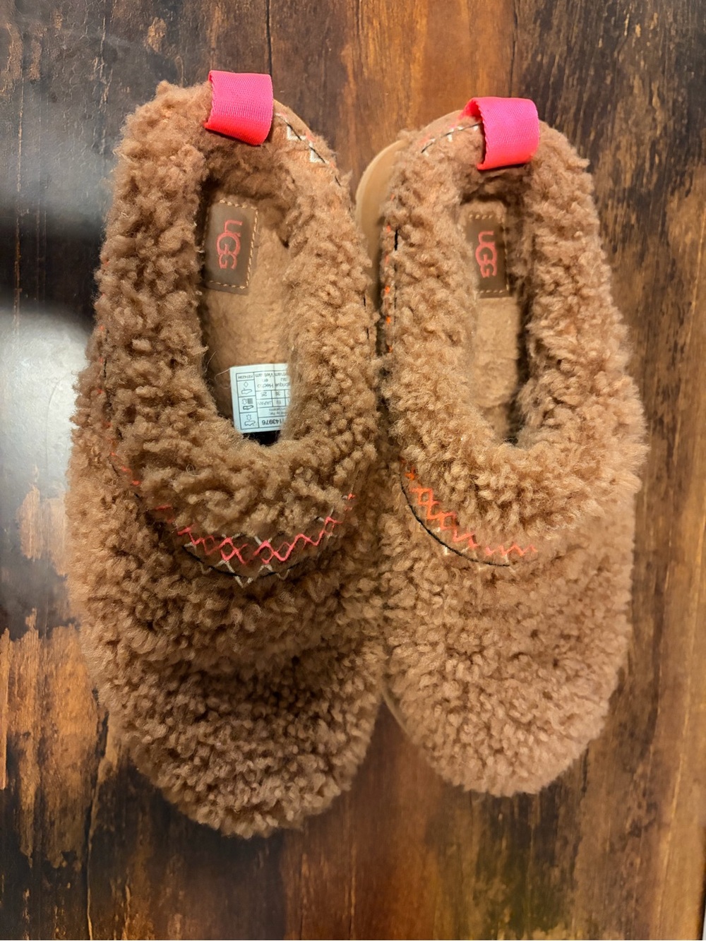 UGG Plush Sherpa Slippers Chestnut Pink Pull Tab NWOT Women’s 8 / EU 39 - Picture 7 of 7